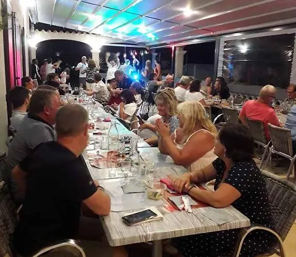 Mobil-home 4 Personnes Parque de Campismo Fontes